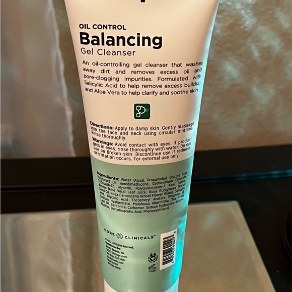 Core Clinicals OIL CONTROL Balancing Gel Cleanser brand new sealed 8 oz - Picture 6 of 8